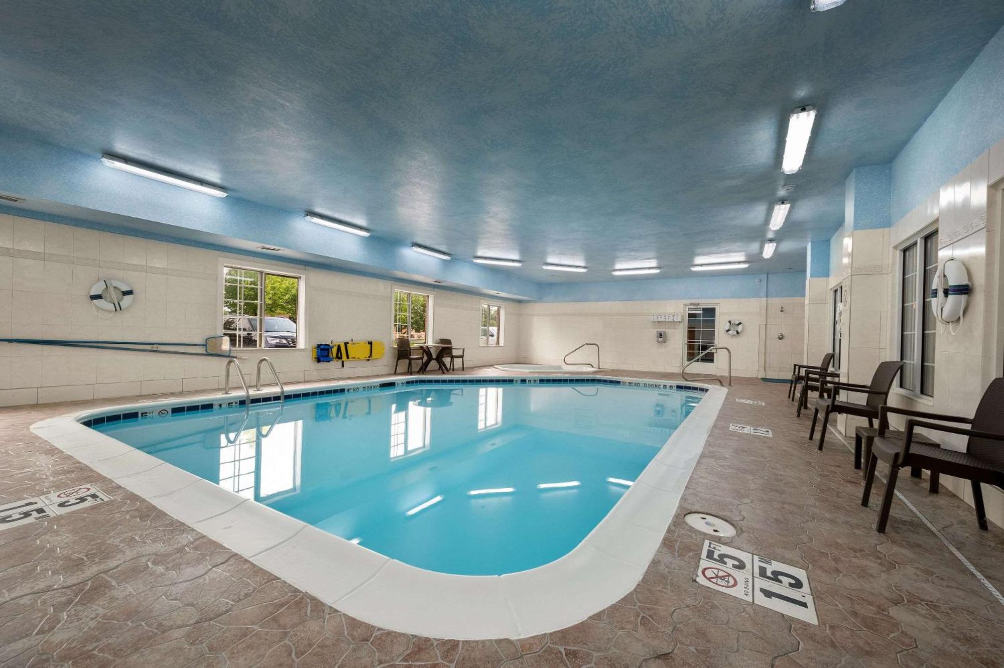 Comfort Inn & Suites Fenton Exteriér fotografie